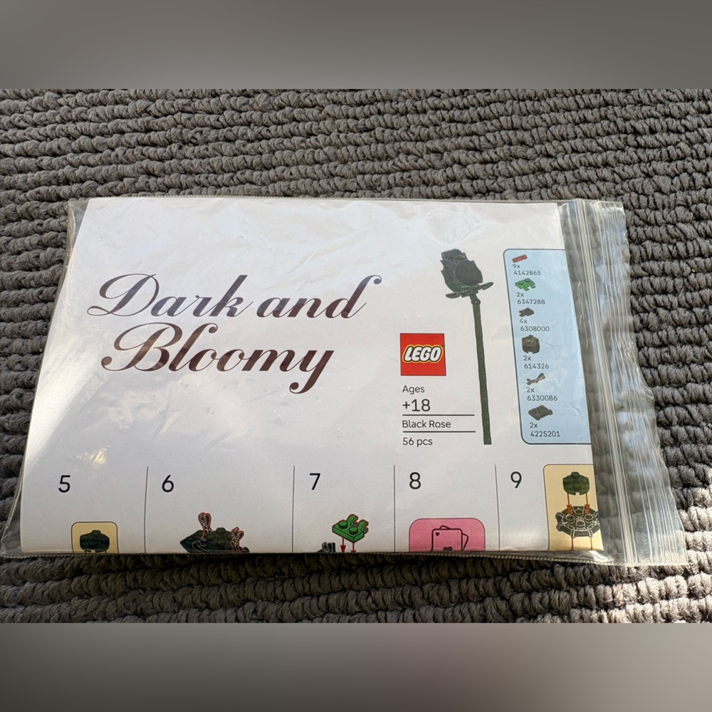 Lego Botanicals - Dark and Bloomy Rose